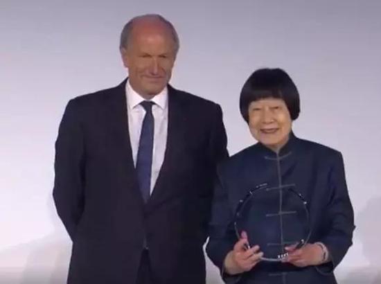 张弥曼院士获颁2018年度“世界杰出女科学家奖” 张弥曼院士荣获世界杰出女科学家成就奖