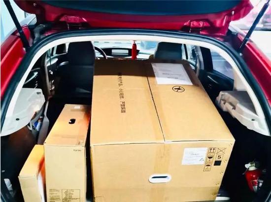 2月3日，周宏斌驱车前往淄博，后备箱里装着应急的服务器。