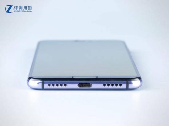 华为P20&nbsp;Pro采用了USB&nbsp;Type-C的接口