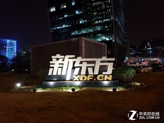 物理可变光圈助力下,三星Galaxy S9/S9+的夜拍表现非常出色