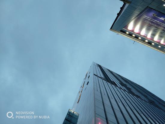 努比亚红魔游戏手机评测:炫酷美型亦可称霸