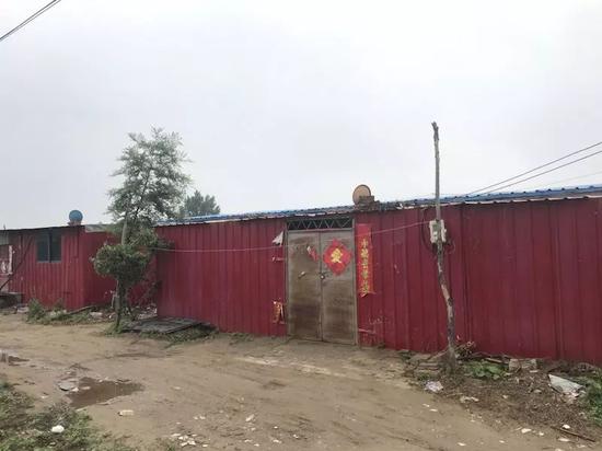 刘振华家门前。新京报记者贾世煜 摄