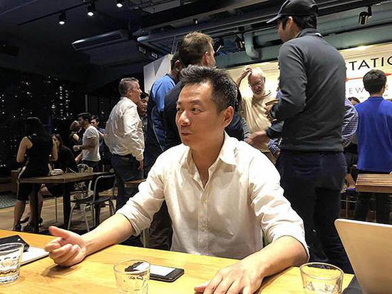 朱骏在接受媒体采访