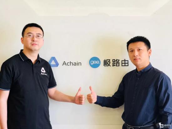 图左:Achain创始人崔萌 图右:极路由创始人王楚云