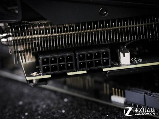 电源接口采用8+8pin