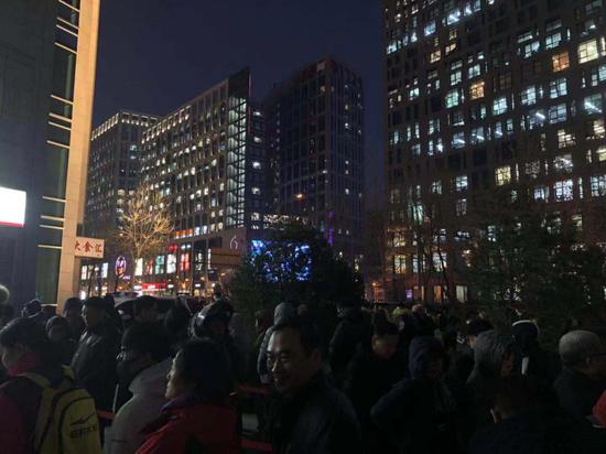 用户在小黄车总部现场办理退押金手续