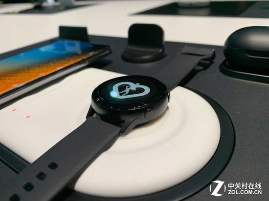 Galaxy Watch Active支持无线充电