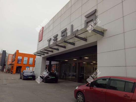特斯拉上海某门店 图片来源:每经记者 张韵 摄