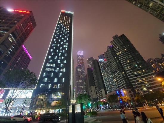 ▲ 虽然少了长焦镜头,但超广角的可玩性也有不少