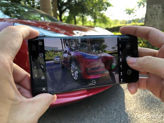 手机传感器尺寸多大好 810a-ifaench3758681.jpg