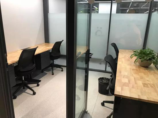WeWork四人间办公室。陆涵之摄