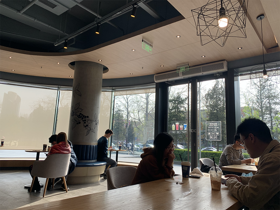 瑞幸咖啡光华路SOHO二期店