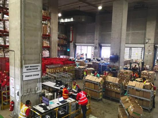 Lazada 在新加坡的仓库