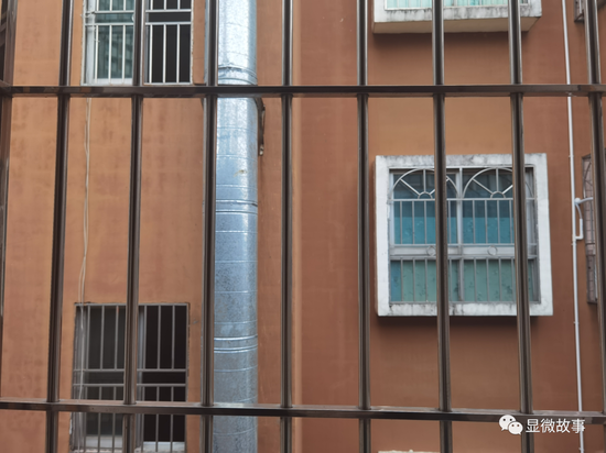 ▲我租的房子楼距近，平日看不到太阳