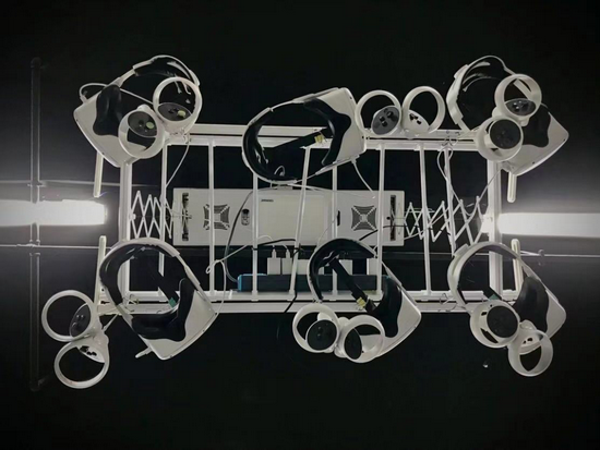 一车（六个玩家）剧本杀需要的VR设备

　　来源 / 受访者提供