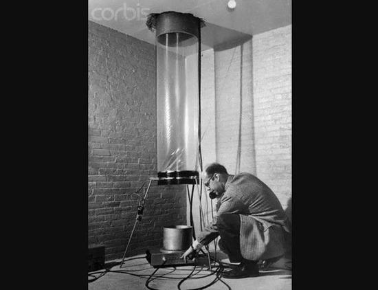 物理学家格兰·雷布卡在哈佛大学进行庞德·雷布卡实验