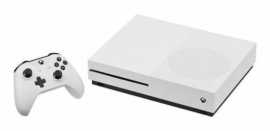 图32：Xbox One，2013。