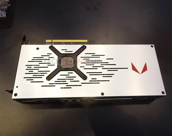 AMD Radeon VII顯卡上手:7nm工藝成就「小怪獸」 科技 第17張-尋夢科技 AMD Radeon VII顯卡上手:7nm工藝成就“小怪獸”