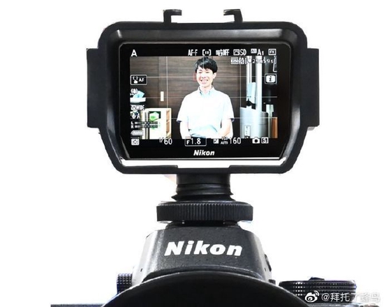 Yoshimi Camera发布显示器热靴配件