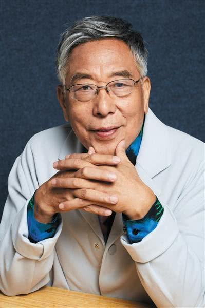 97国际科幻大会银河奖(中国首个国际科幻奖获得者)王晋康。