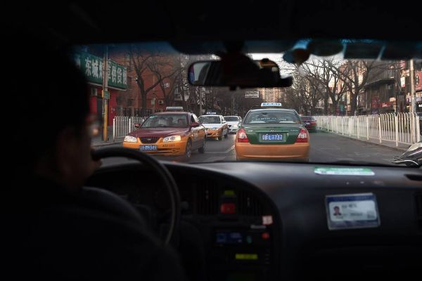 北京交通部:放松对巡游出租车价格管制 鼓励