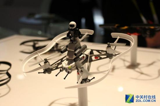Parrot展示新款迷你无人机 各具特色