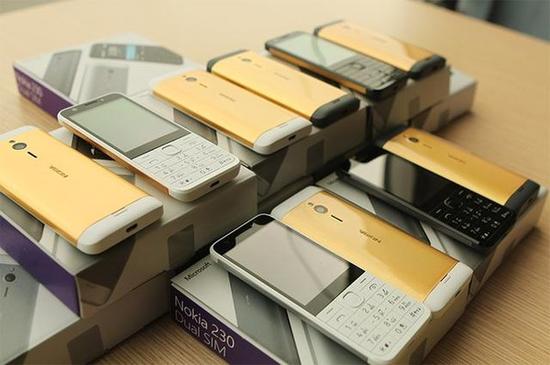 诺基亚230:售价真的相当感人镀金版诺基亚230亮相