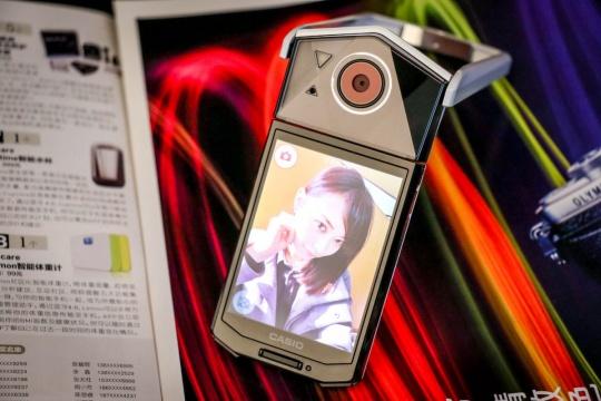 爱自拍真女神 卡西欧tr-600自拍神器评测
