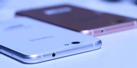 把手机植入人体怎么样?可能2023年实现