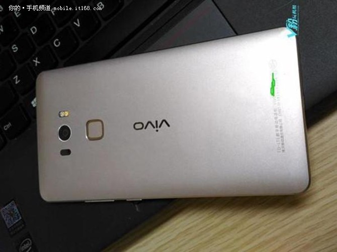 vivo XPlay5S什么时间上市,vivo XPlay5S配置怎么样?安兔兔跑分多少?参数介绍!