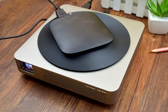 打造专属客厅影音中心 极米Z4极光体验评测|极