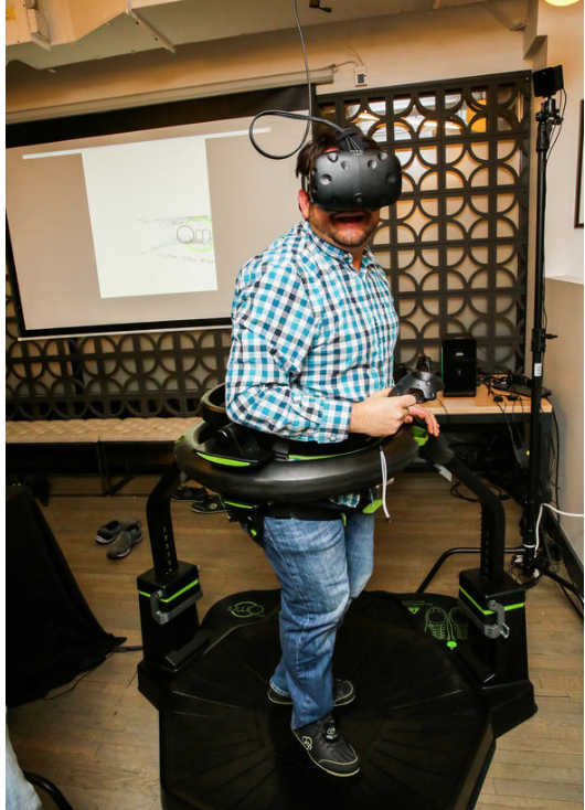 感受醉人画风vr跑步机virtuixomni