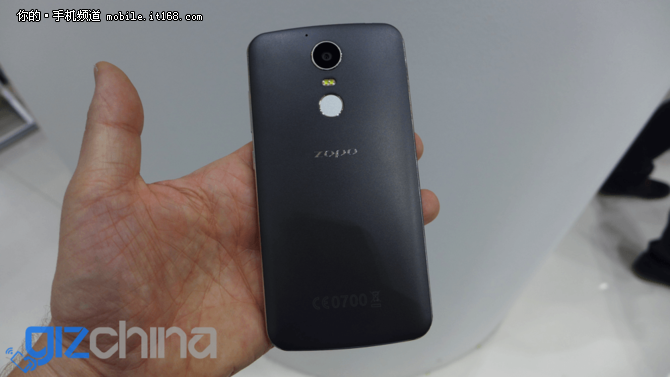 不是MX6 首款搭載Helio X20手機亮相MWC