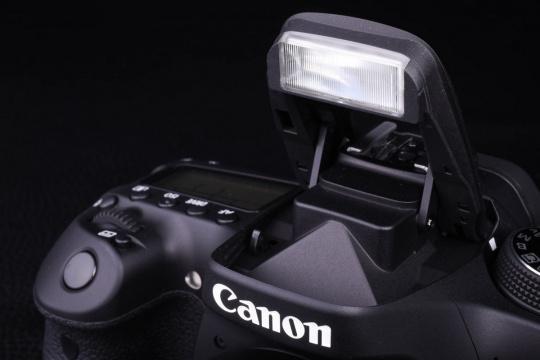 全面升级的多面能手 佳能EOS 80D相机评测(3