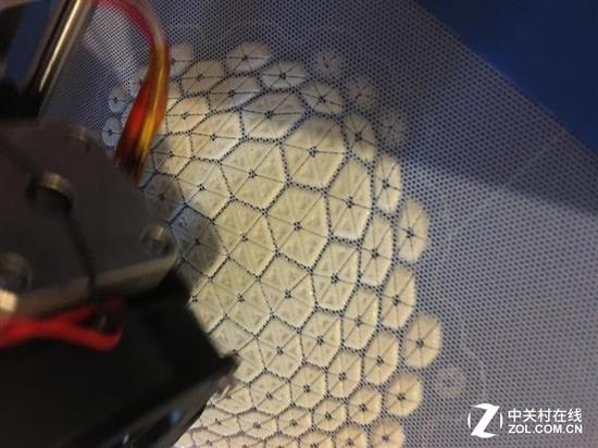 3D打印鸡皮疙瘩夹克 可以预测人的情绪