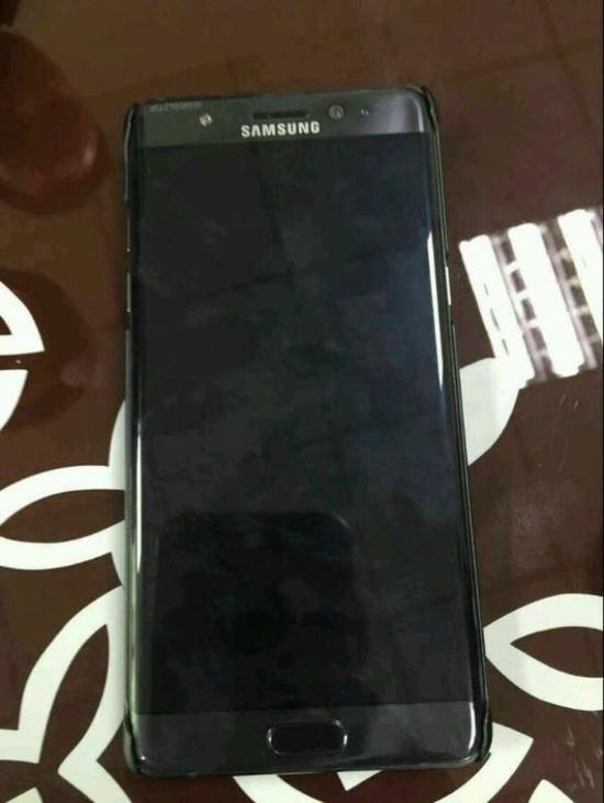 三星Note 7平面版原型机曝光:还是双曲面靓
