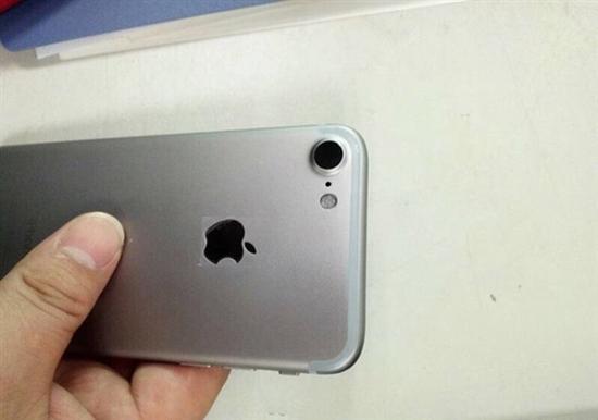 iPhone 7原型机谍照再曝光:摄像头很大