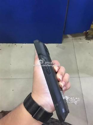 快递牌手机谁会买? 疑顺丰三防手机曝光