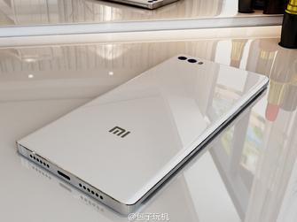 Note2要来 小米双曲面屏手机渲染图曝光