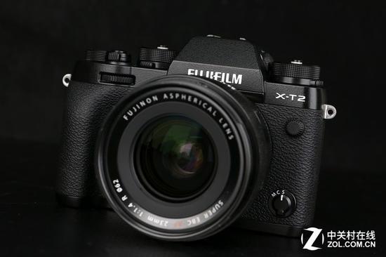 挑战单反颇具颜值 富士复古无反X-T2评测|富士