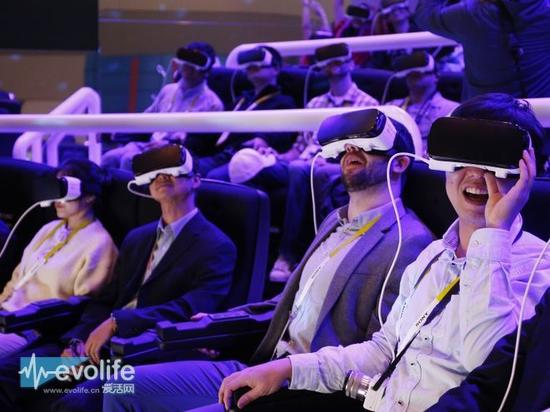 成人录像:羞羞的VR成人电影会让人类走上不归路?