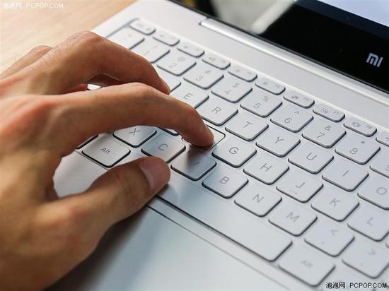 记本Air 12对比苹果MacBook 差一部iPhone的