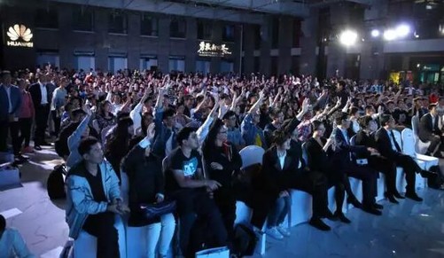理想与现实:孟晚舟北大演讲:让理想与现实更加丰满