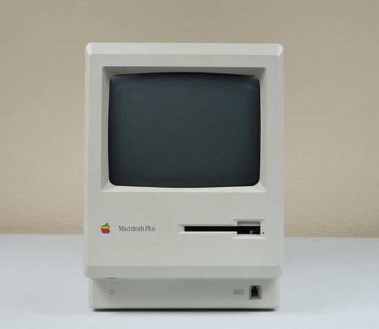 完美似水滴 历代iPhone的设计一体化野心