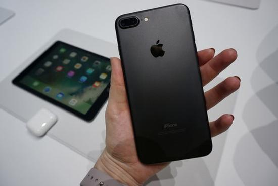 抢占市场!分析师上调iPhone Q4出货量