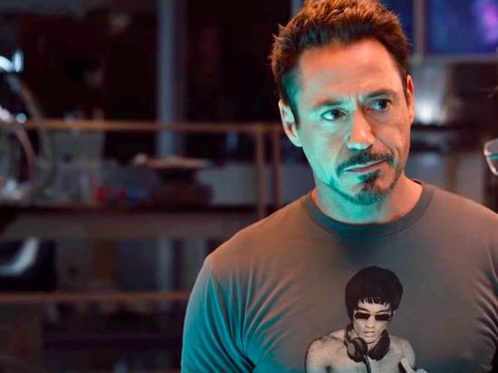 21.钢铁侠Robert Downey Jr参与投资了订阅服务Loot Crate以及在线教育Masterclass。Masterclass网站为用户提供互动视频课程,这些课程都是由知名运动员、演员以及歌手来任教的。