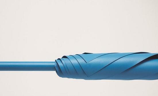 这把伞能像纸一样折叠 不含任何金属元件 