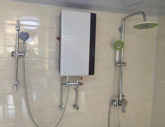 燃气热水器和电热水器如何选?|热水器_新浪科技_新浪网