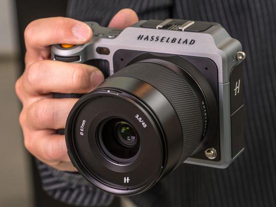 哈苏X1D打响了中幅无反第一枪