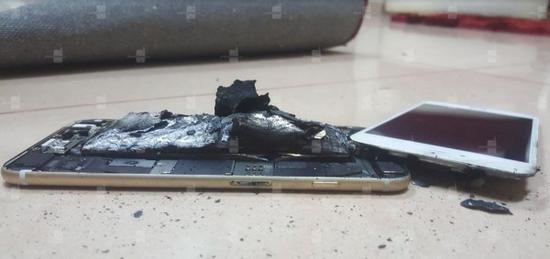 国外用户苹果iPhone6s爆炸（图来自Phonearena）